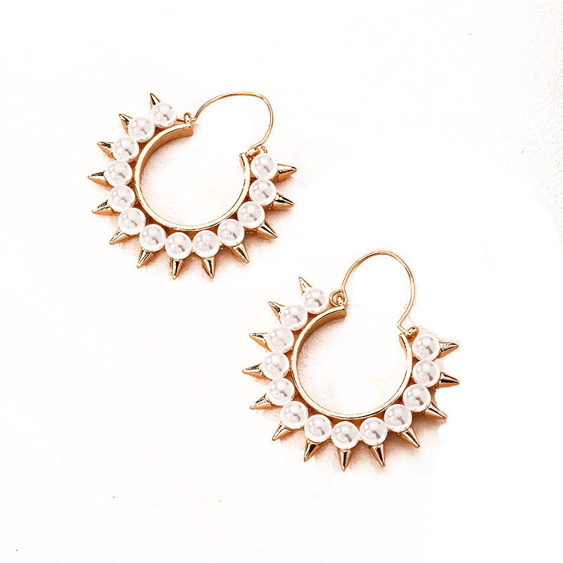 TEMPERAMENT PEARL EARRINGS