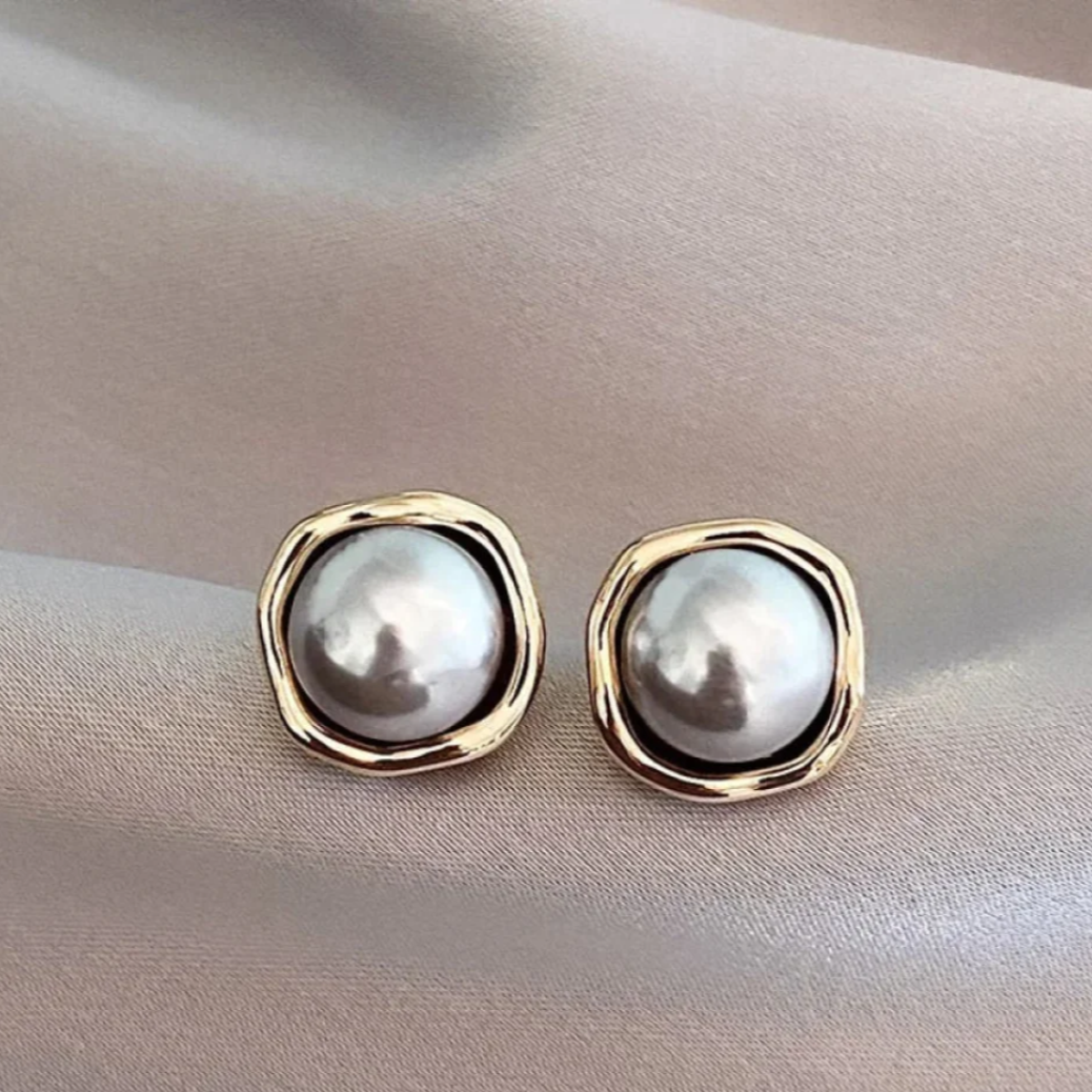 ELEGANT BLACK PEARL EARRINGS