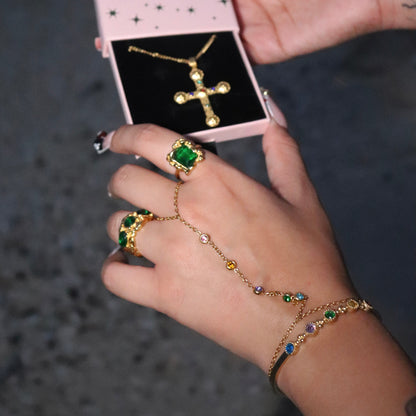 Emerald Stone Textured Ring
