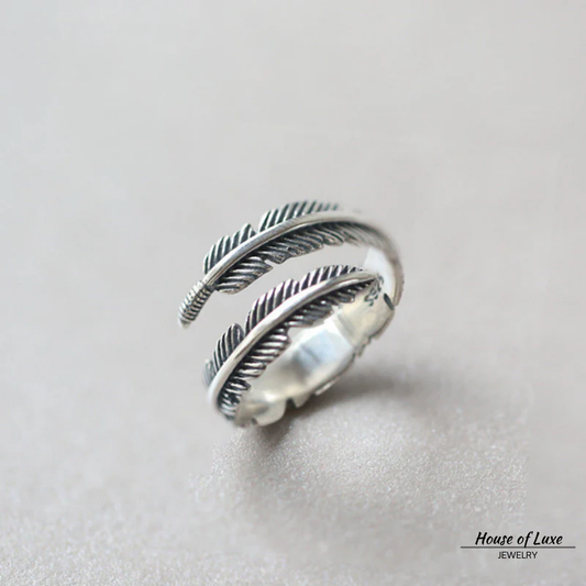 RETRO FEATHER RING