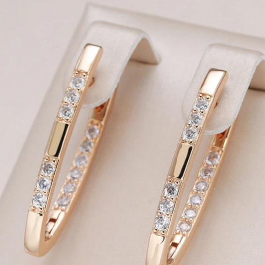 ELEGANT ZIRCONIA EARRINGS IN GOLD