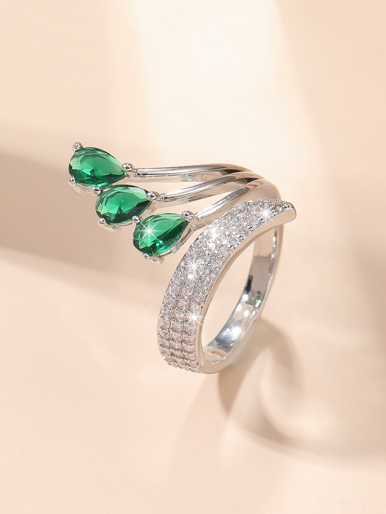 VINTAGE ZIRCON TEARDROP RING